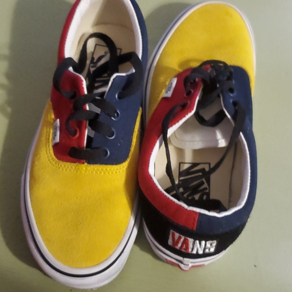 Sneakers - Picture 4 of 4